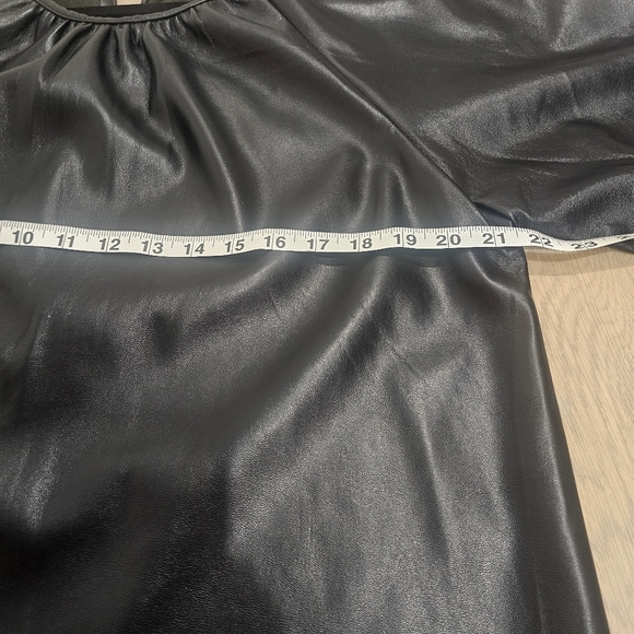 Pleather Pleated Round Neck Black Women's Top Size M - Picture 4 of 8